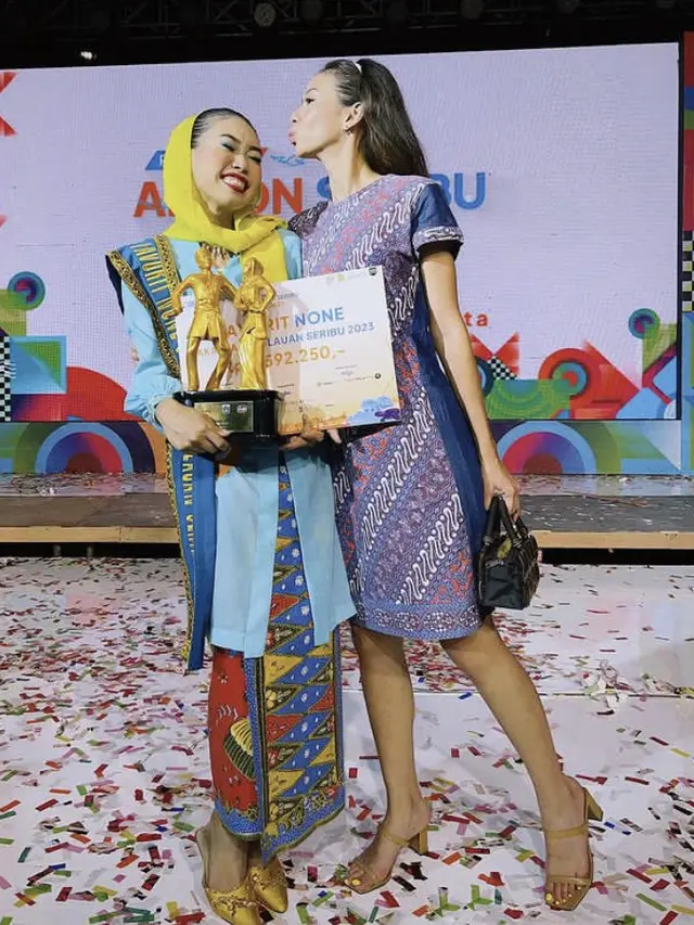Reina, adik Yuki Kato saat meraih juara Favorit Abang None Kepulauan Seribu