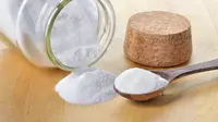 Baking soda. (via: hitorigurashi-lab.com)