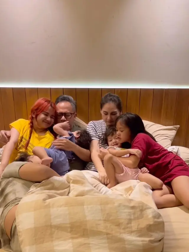 Mona Ratuliu dan Indra Brasco