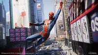 Spider-Man alter ego Peter Parker berayun di kerumunan gedung di New York. Liputan6.com/ Yuslianson