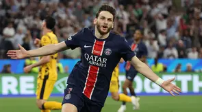 Pemain PSG, Khvicha Kvaratskhelia melakukan selebrasi setelah mencetak gol keempat timnya ke gawang Inter Milan dalam laga final Liga Champions 2024/2025 di Allianz Arena, Munchen, Jerman, Minggu (01/06/2025) dini hari WIB. (AFP/Franck Fife)