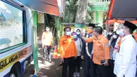 Kalaksa BPBD Jawa Timur Budi Santoso ( tengah) meninjau pelaksanaan  Satuan Pendidikan Aman Bencana di kota Probolinggo ( istimewa)