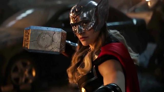 Natalie Portman sebagai Jane Foster di Thor: Love and Thunder. (YouTube Marvel Entertainment)
