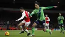 Virgil van Dijk diharapkan dapat menjadi jawaban untuk rapuhnya lini pertahanan Liverpool. Saat ini, The Reds sudah kebobolan 23 gol dari 20 pertandingan di Premier League. (AFP/Ikimages)