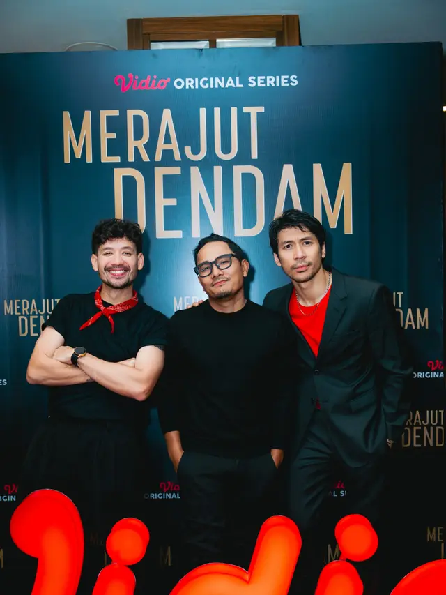 Tanta Ginting (tengah) pemain serial Merajut Dendam yang tayang di Vidio