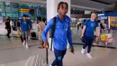 <p>Pemain Timnas Inggris U-17, Joel Ndala dan rekannya saat tiba di Terminal 3 Bandara Soekarno Hatta, Tangerang, Banten menjelang Piala Dunia U-17 2023 pada Jumat (03/11/2023). (Bola.com/Bagaskara Lazuardi)</p>