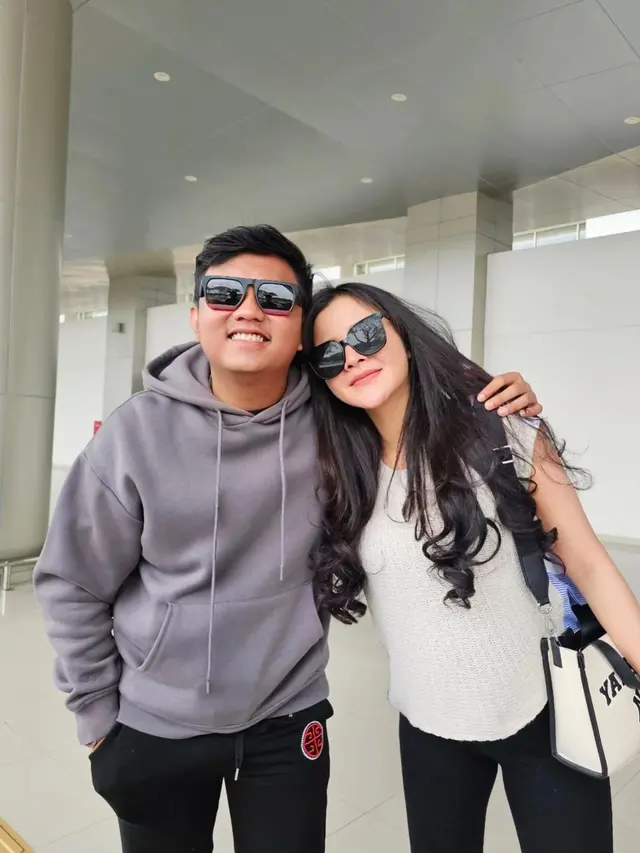 6 Potret Terbaru Bella Bonita Istri Denny Caknan, Salah Satu Anak Kembarnya Meninggal