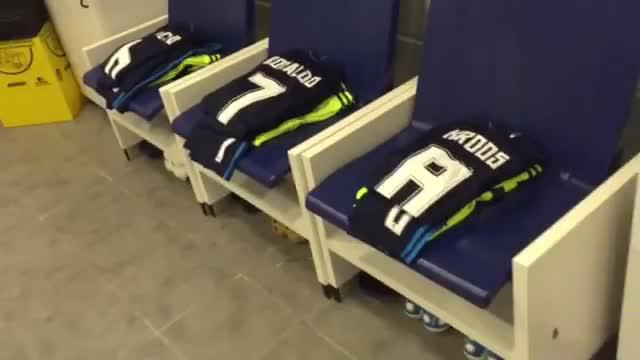 Inilah ruang ganti tim Real Madrid di Stadion Mestalla kandang tim Valencia saat Los Galacticos melakukan laga away.