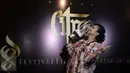 Aktris Cut Mini meraih Piala Citra untuk Pemeran Utama Wanita Terbaik dalam Festival Film Indonesia (FFI) 2016 di Taman Ismail Marzuki, Jakarta, Minggu (6/11). Penghargaan diterima Cut Mini berkat aktingnya dalam film Athirah (Liputan6.com/Gempur M Surya)