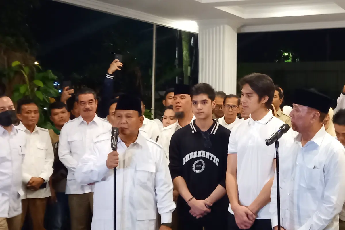 Prabowo Perkenalkan Iwan Bule Sebagai Kader Baru Gerindra
