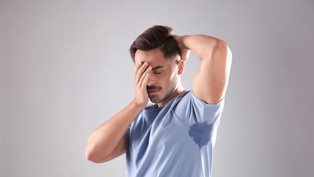 Keringat Berlebih Pada Ketiak Ganggu Aktivitas Sehari-Hari? Ketahui Penyebabnya!