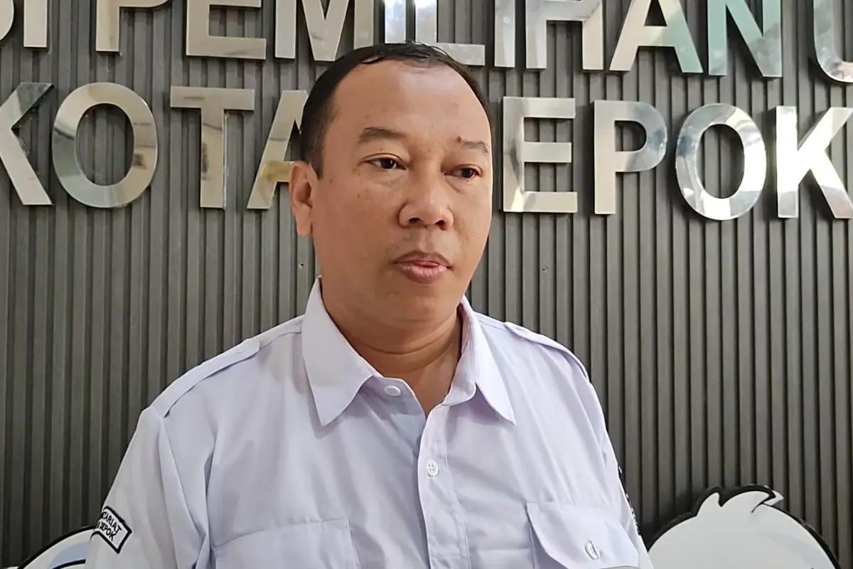 Ketua KPU Kota Depok, Willy Sumarlin saat ditemui di kantor KPU Kota Depok. (Liputan6.com/Dicky Agung Prihanto)