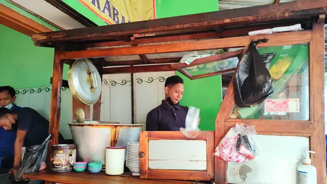 Rekomendasi Tempat Makan Soto Lamongan di Surabaya
