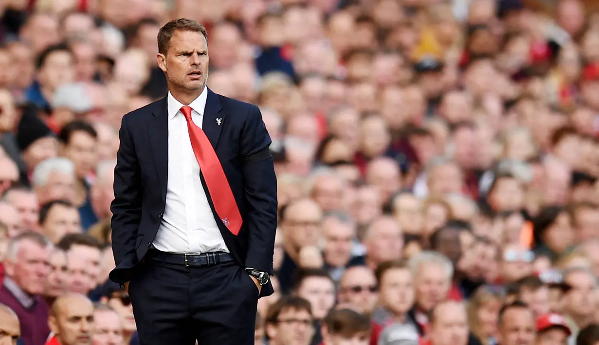 Frank de Boer bisa dibilang pelatih asal Belanda paling gagal di Liga Inggris. Dari empat pertandingan yang dipimpin ia gagal memberikan satu poin pun untuk Crystal Palace. (AFP/Oli Scarff)