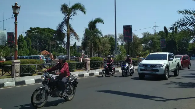 Waspada Angin Kencang di Cirebon