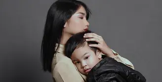 Beginilah potret kekompakan Fuji dan Gala Sky saat beraksi di depan kamera. [cr: @mariophotographie].