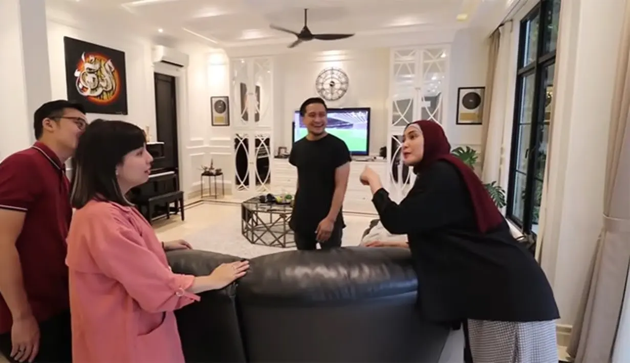 Rumah Arie Untung dan Fenita Arie (Youtube/Keluarga ITIKK)