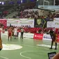 Pacific Caesar Surabaya (PCS) menggasak Bima Perkasa Jogja (BPJ) 83-59 dalam IBL 2017 seri VII di GOR UNY, Minggu (12/3/2017). (Liputan6.com/Switzy Sabandar)