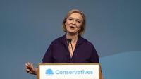 PM Inggris yang baru, Liz Truss berbicara setelah memenangkan kontes kepemimpinan Partai Konservatif di Queen Elizabeth II Center di London, Senin, 5 September 2022. (AP/Frank Augstein)