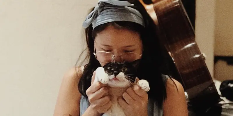 FOTO: Imutnya Danilla Bersama Kucing Kesayangannya