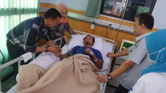 Menpora Imam Nahrawi mengunjungi Kurnia Sandy