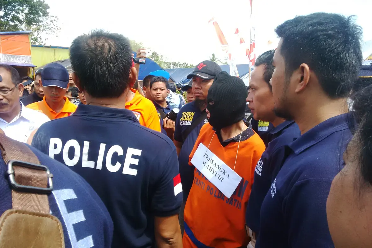 500 Polisi Jaga Rekonstruksi Pembunuhan Santri Dimas Kanjeng 
