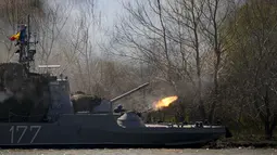 Angkatan Laut Rumania memimpin latihan militer multinasional di wilayah Laut Hitam yang melibatkan pasukan AS dan NATO, di tengah upaya aliansi 30 negara untuk meningkatkan keamanan di sisi tenggara di tengah perang Rusia di Ukraina. (AP Photo/Vadim Ghirda)