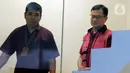 Komisaris PT Hanson International Tbk (MYRX), Benny Tjokrosaputro bersiap untuk menjalani pemeriksaan oleh penyidik Kejaksaan Agung di Gedung KPK, Jakarta, Jumat (31/1/2020). Benny diperiksa sebagai tersangka terkait kasus dugaan korupsi di PT Asuransi Jiwasraya (Persero). (merdeka.com/Dwi Narwoko)