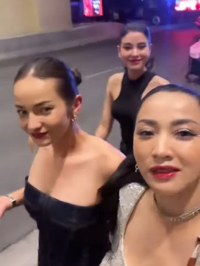 Gaya Liburan Hesti Purwadinata dan Medina Dina saat Bertemu Enzy Storia di Amerika Serikat, [credit: Instagram @hestipurwadinata]