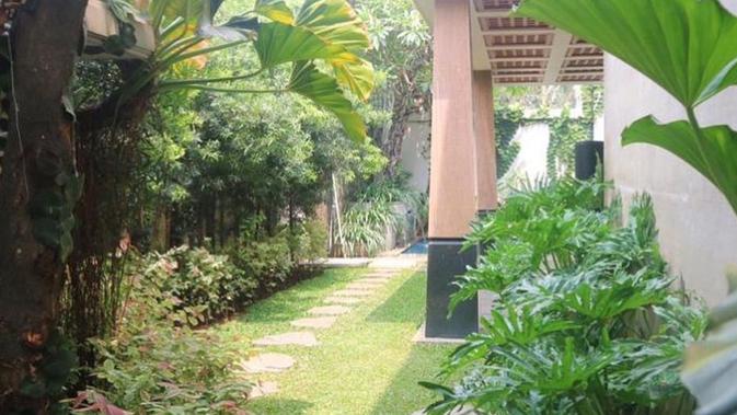 Lewat akun Instargamnya, Sarita Abdul Mukti akan menjual rumah mewah miliknya. (Sumber: Instagram/@queen_saritaabdulmukti)