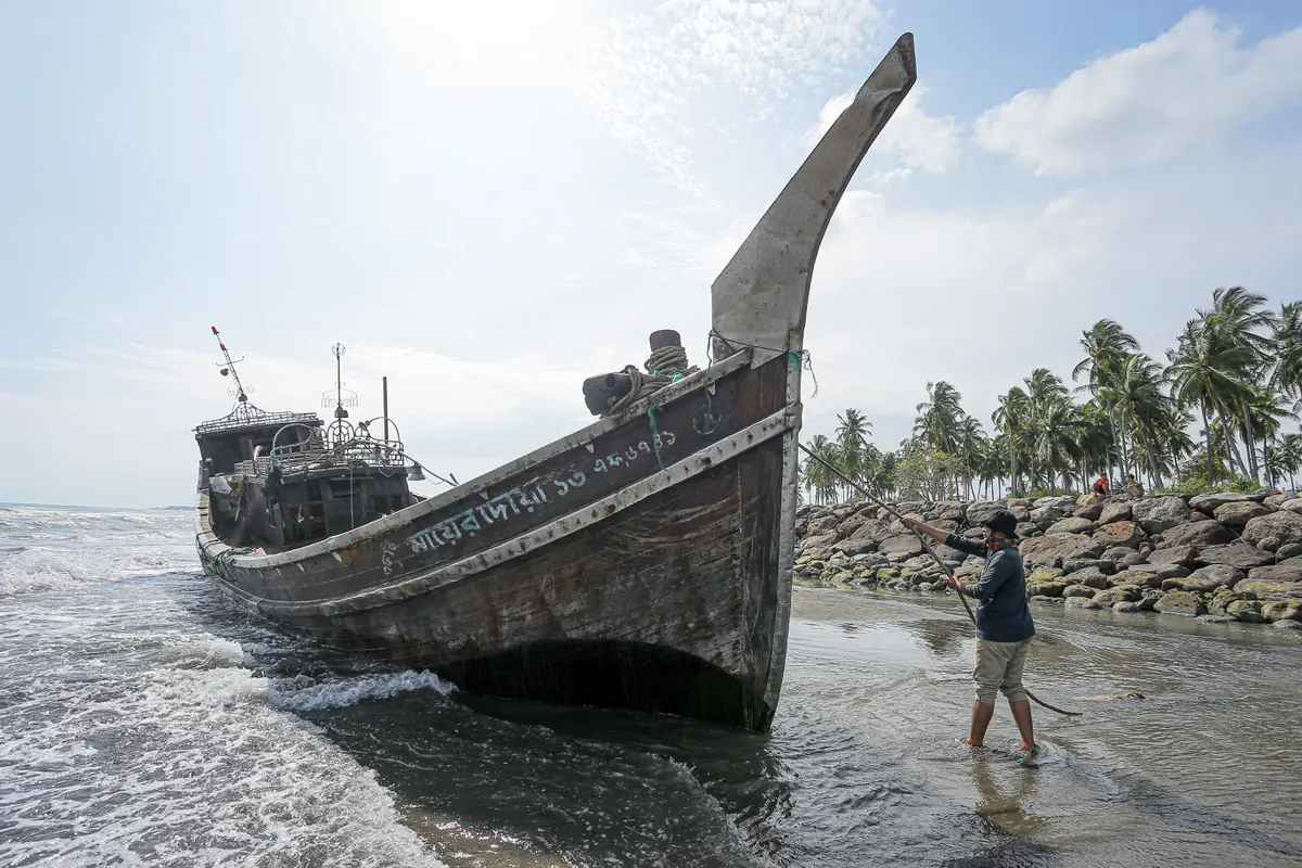 Penampakan Perahu Pengungsi Rohingya yang Terdampar di Aceh