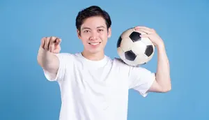 Habis Main Bola, Tetap Pede! Ini 3 Langkah Grooming Praktis untuk Pria