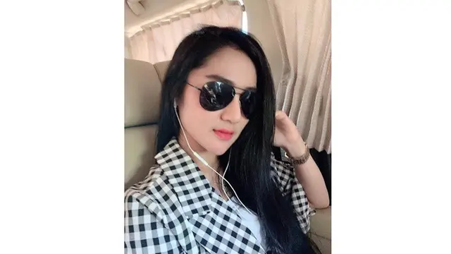 6 Potret Cantik Bella Nova, Pedangdut Muda yang Diajak Hotman Paris Liburan ke Bali