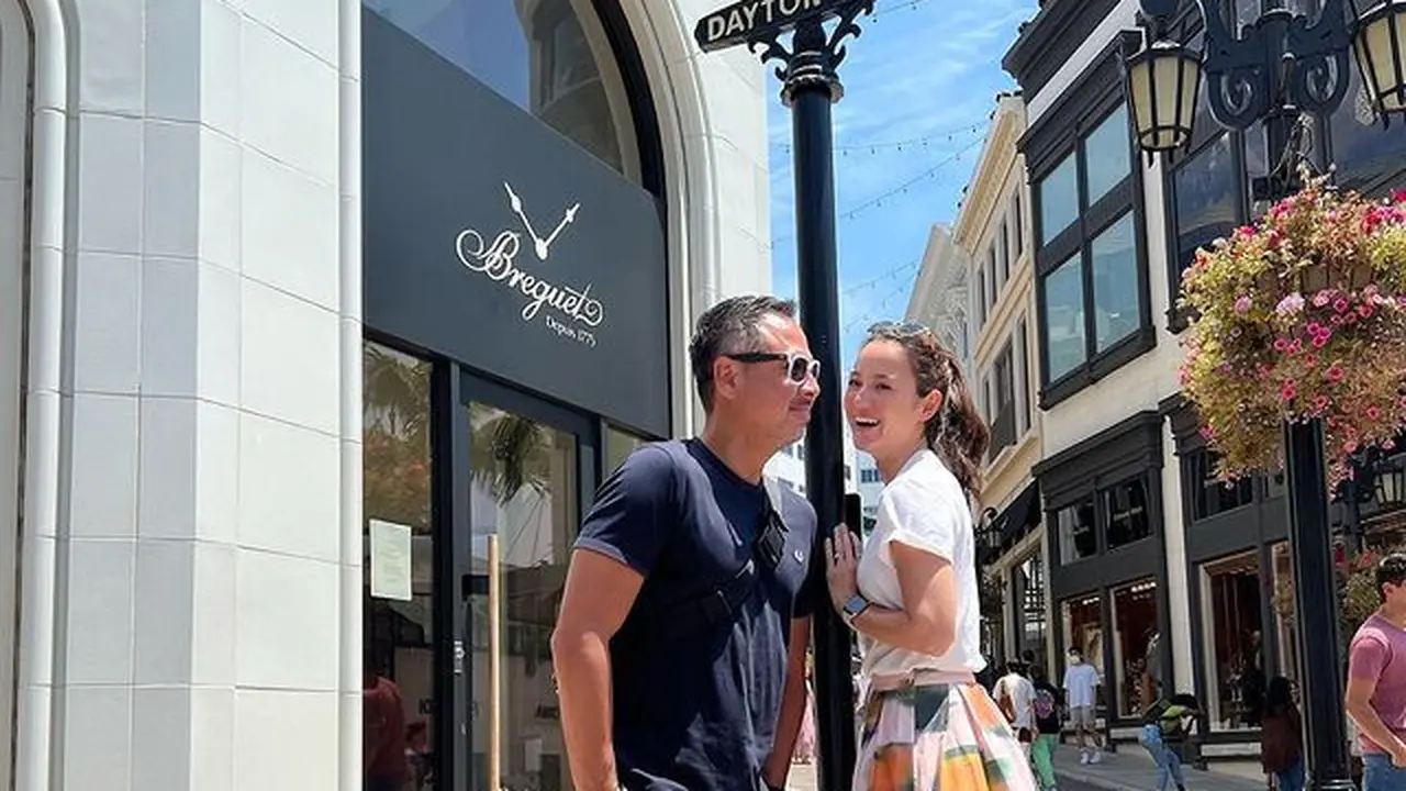 Julie Estelle dan David Tjiptobiantoro