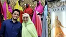 Bintang film Ketika Cinta Bertasbih ini merayakan hari kelahirannya yang ke-26 tahun. Ia mendapatkan kado khusus dari sang suami berupa toko pakaian muslim untuk dikelolanya, Jakarta, Selasa (13/1/2015). (Liputan6.com/Faisal R Syam)