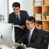 Dampak negatif micromanaging yang diam-diam bisa menghambat kinerja tim di lingkungan pekerjaan. (Foto/Dok: freepik.com/pressfoto)