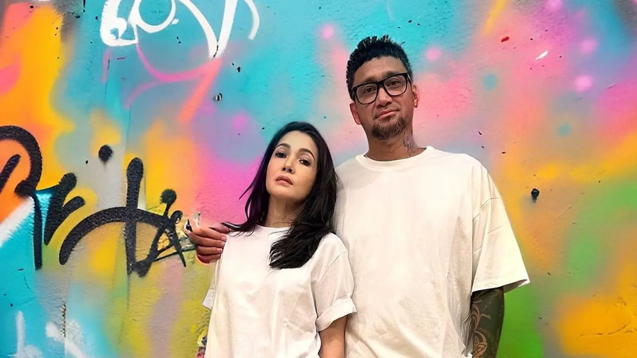 Sejumlah Perawatan Wajah yang Dilakukan Aktor Sekaligus Komedian Tanah Air, Tora Sudiro, 50 Tahun (Instagram/miekeamalia)