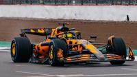 Mobil tim McLaren untuk Formula 1 2025. (X/McLarenF1)