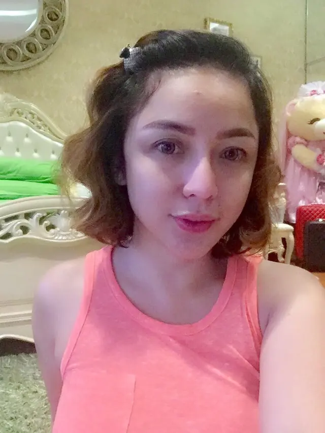 6 Potret Terbaru Regina Adriane Mantan Istri Farhat Abbas, Makin Cantik dan Tirus