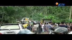 Lebih dari 10 meter badan jalan di kilometer 22 Desa Krueng Simpo, Kecamatan Juli, Kabupaten Bireuen, Aceh longsor dan retak.