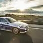 Mercedes Benz E Class mampu membuktikan kalau mampu menempuh jarak hingga 1.968 kilometer bermodal bahan bakar penuh pada tangkinya.