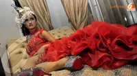 Alasan Jupe Serba Merah Jelang Tunangan