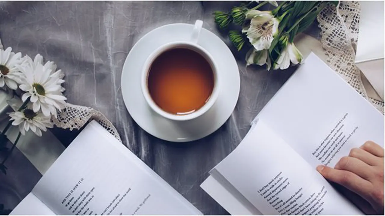 Minum Teh/copyright unsplash.com/@thoughtcatalog