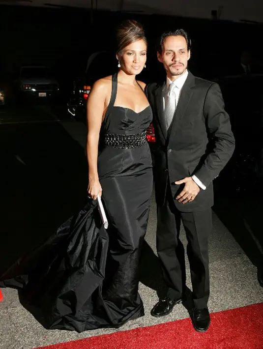 Marc dan Jlo memiliki dua orang anak kembar, Max dan Eme, yang kini berusia Sembilan tahun. Hal itu lah yang juga menjadi alasan keduanya untuk tetap bersama dan menjadi orang tua yang baik untuk buah hati mereka. (AFP/Bintang.com)