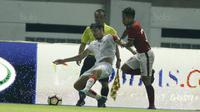 Gelandang Indonesia, Andik Vermansyah, saat pertandingan melawan Suriah U-23 di Stadion Wibawa Mukti, Cikarang, Sabtu (18/11/2017). Indonesia kalah 0-1 dari Suriah U-23. (Bola.com/ M Iqbal Ichsan)