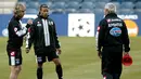 Di tahun 2001, Lippi sedang menyiapkan Juventus yang kala itu bakal berhadapan dengan Barcelona di Liga Champions (LLUIS GENE / AFP)