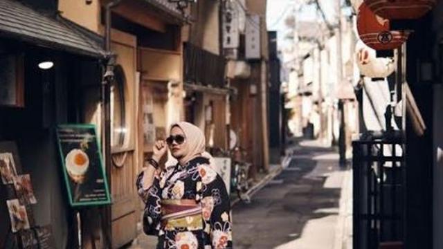 Sarita Abdul Mukti (Foto: Instagram/@queen_ saritaabdulmukti)