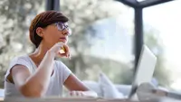 Ilustrasi diri sendiri, percaya diri, berpikir. (Photo by Andrea Piacquadio: https://www.pexels.com/photo/photo-of-woman-in-deep-thought-3768144/)
