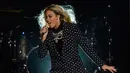 Melansir dailymail.com (2/2), dikabarkan bahwa Beyonce meniru gaya M.I.A yang kabarnya lebih dulu menggunakankonsep foto bunga-bunga. Perbedaannya hanya M.I.A dalam fotonya tengah berbaring di atas tempat tidur di sebuah truk. (AFP/Bintang.com)