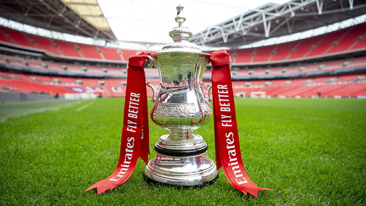 Piala FA logo trofi FA Cup